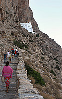 06_amorgos_la_salita_per_il_monastero.jpg